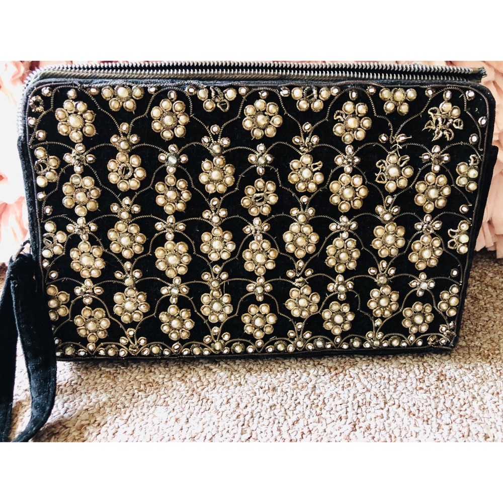 VINTAGE!🎉PARTY READY Beaded Black Velvet Clutch Purse Handbag